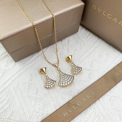 BVLGARI SET 
MASTER QUALITY
✨💫
120 DHS🇦🇪🇦🇪
WITH NORMAL BOX AND PAPER BAG🎁🛍️

Zain89
♥️♥️♥️
