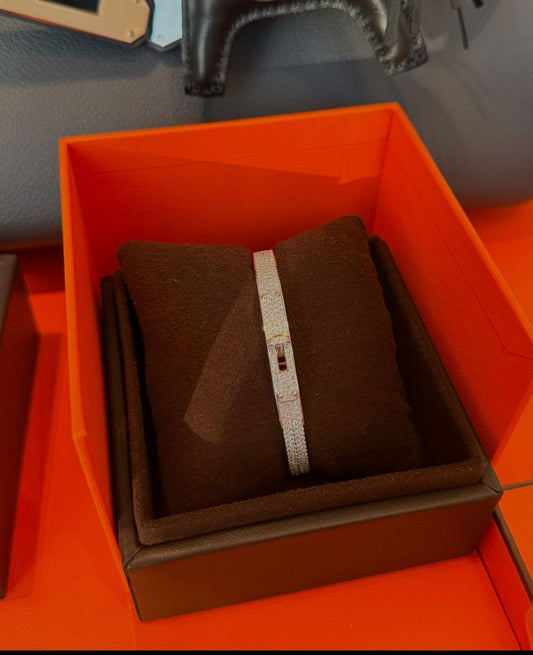 Hermes ❤️‍🔥*
Bangle 🍁
Master quality 💯
With normal boxes 🗃️ 
90 dhs👑
With master box 📦 
110 dhs👑

Zain216
♥️♥️♥️