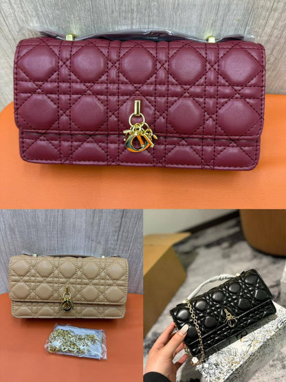 DIOR
GOOD QUALITY 
SIZE:22cm   
95 dhs🪙

withbox  
🎁🎁🎁

Zain04
♥️♥️♥️