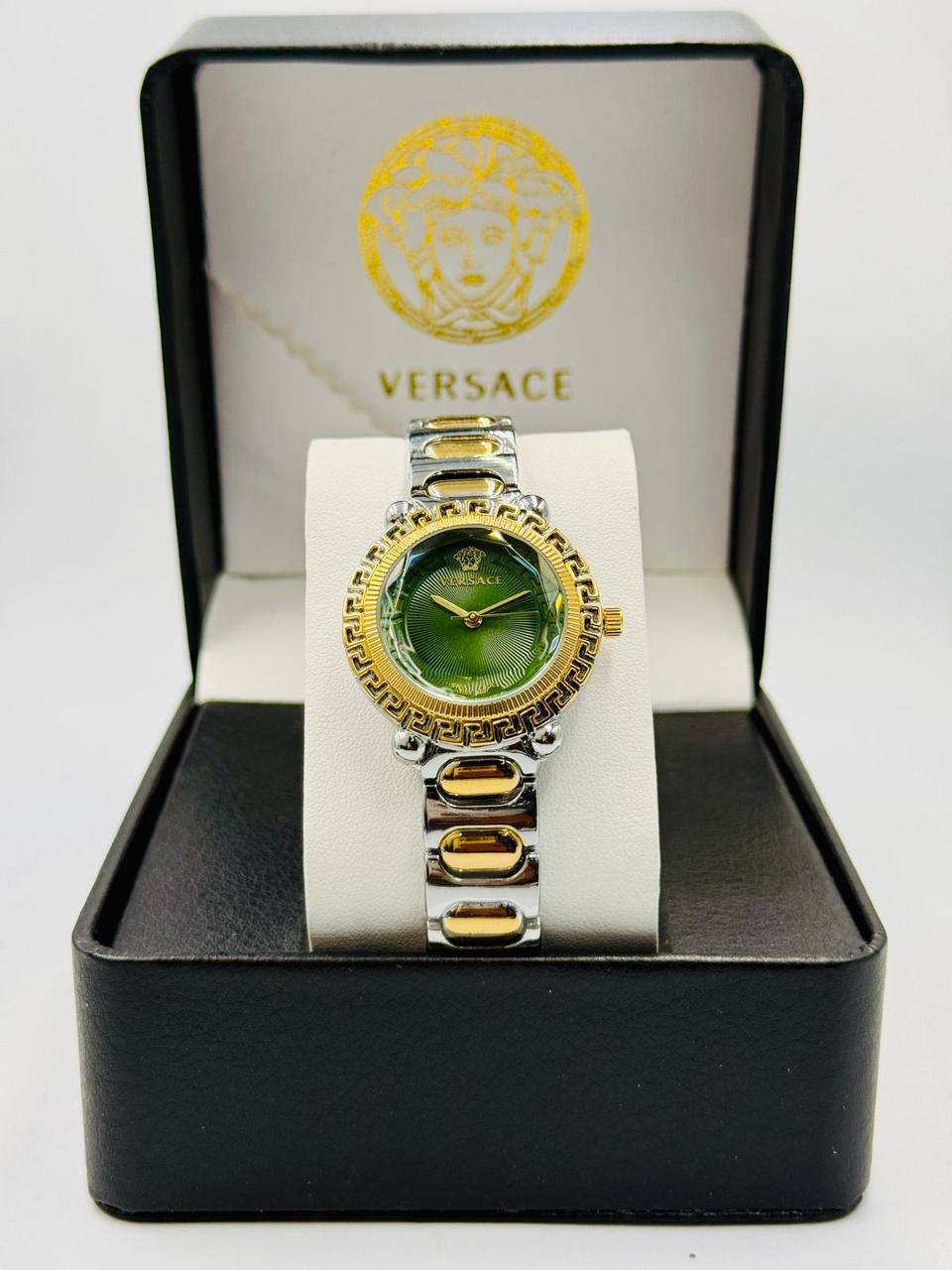 Versace ladies 
55 dhs🪙🌨️

Zain08
♥️♥️♥️