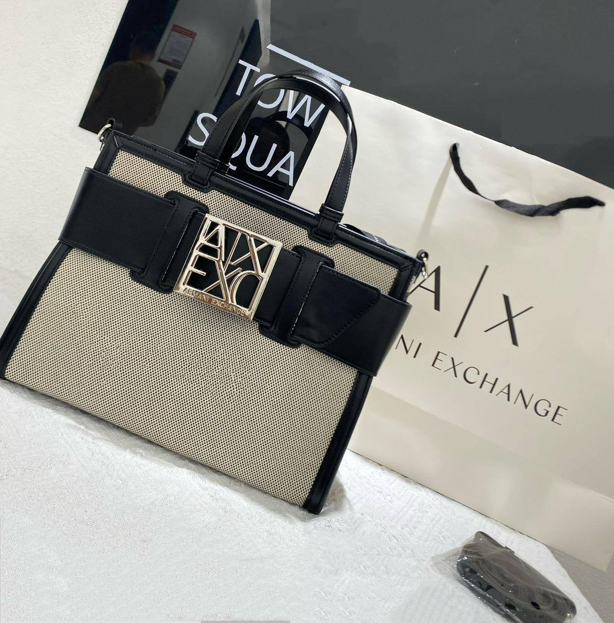 ARMANI COPY ONE 
NEW CAME  
150 dhs🪙🌨️

Zain39
♥️♥️♥️