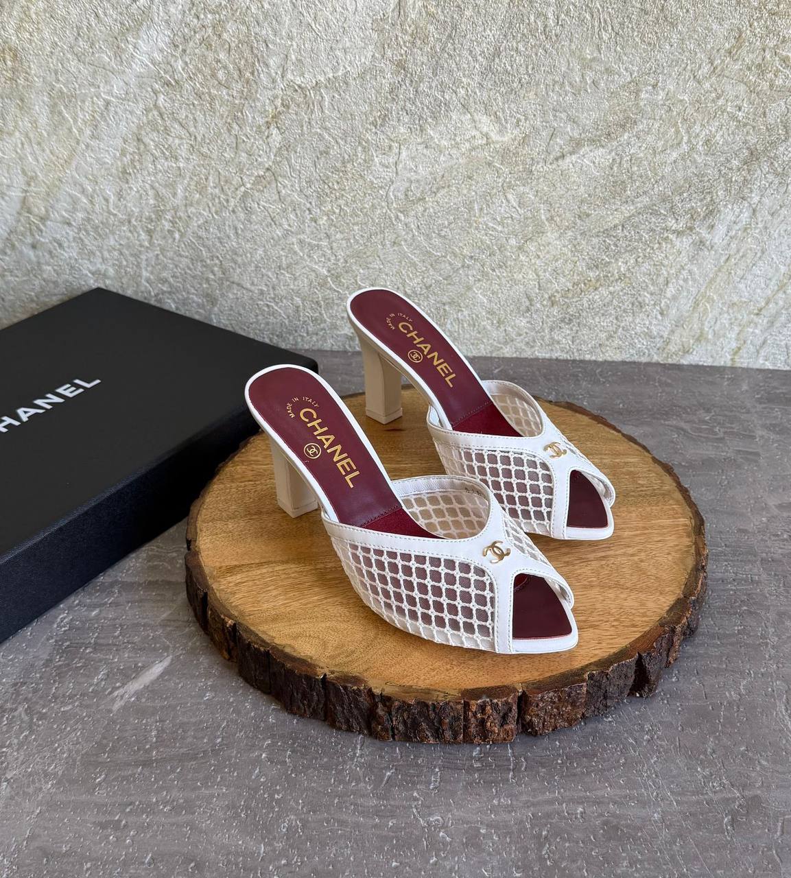 CHANEL 💫😍
SuperMaster Quality 💯
550 dhs✅
Size: 36-41 💥

Zain171
♥️♥️♥️