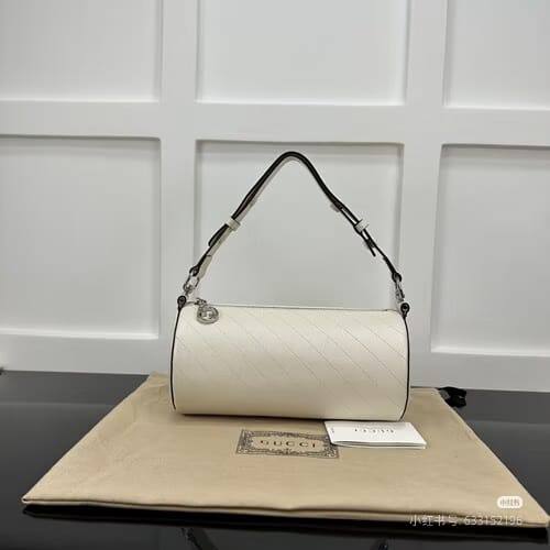 Gucci

190 dhs🇦🇪🇦🇪

Zain10
♥️♥️♥️