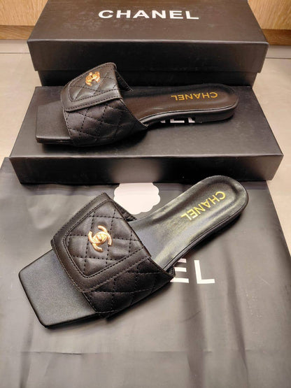Chanel Slipper
High Quality 
Size 36 to 41
95 dhs🇦🇪🇦🇪

Zain16
♥️♥️♥️