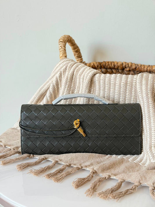 Bottega
Super master quality
For Price 👇 WhatsApp✅
0568585901 
0507557372
0552275751 Owner Zain 👌

Zain315
♥️♥️♥️