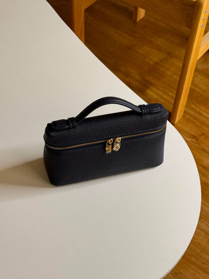 LORO PIANA 

19cm

320 dhs🇦🇪🇦🇪🇦🇪
 MASTER QUALITY
 With box🎁

Zain167
♥️♥️♥️