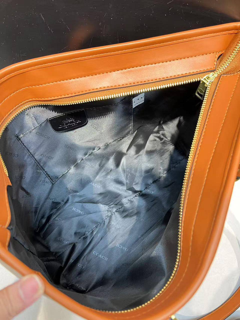 COACH ᴛᴏᴛᴇʙᴀɢ
sʜᴏᴜʟᴅᴇʀ ʙᴀɢ
ᴢɪᴘᴘᴇʀ ᴛʏᴘᴇ
sɪᴢᴇ : 42 cm

70 dhs✅

Zain31
♥️♥️♥️