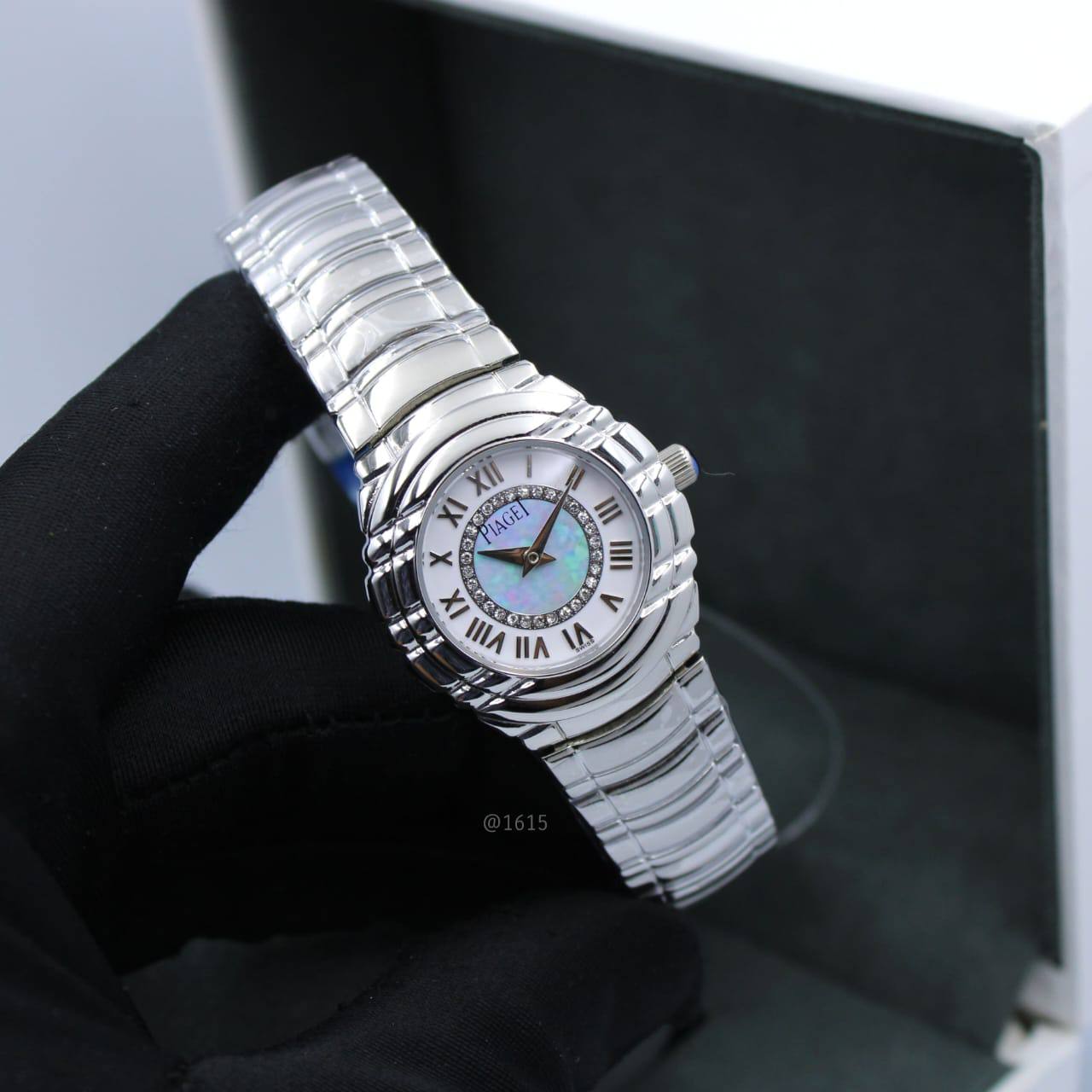 PIAGET TANAGRA
*SIZE:29 MM*
410 dhs✅

Zain304
♥️♥️♥️