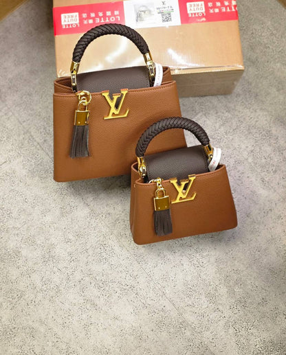 LV
high quality 
Size 21cm 260 dhs✅
Size 27cm 270 dhs✅

Zain175
♥️♥️♥️