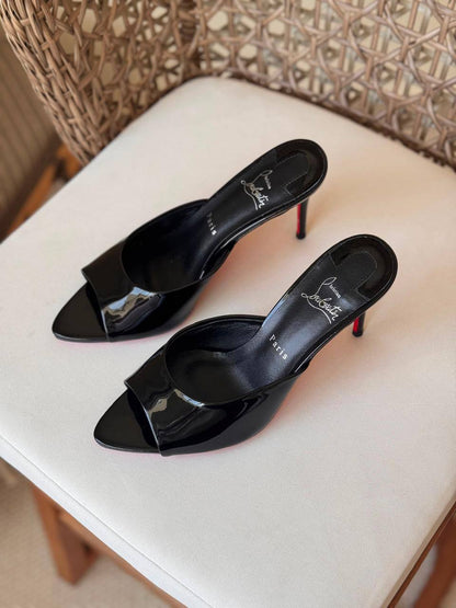 CHRISTIAN LOUBOUTIN
Size: 36 to 41
Super master quality ❤️‍🔥
450 dhs✅

Zain198
♥️♥️♥️