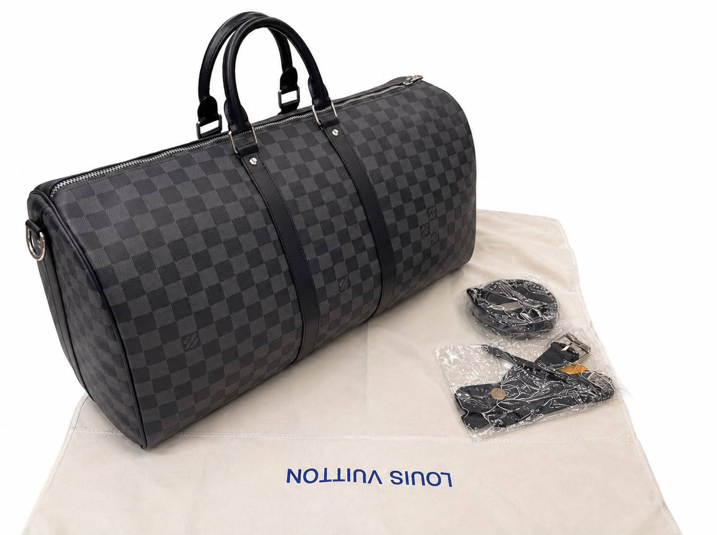 LV Travel Bags
120 dhs✅

Zain50
♥️♥️♥️