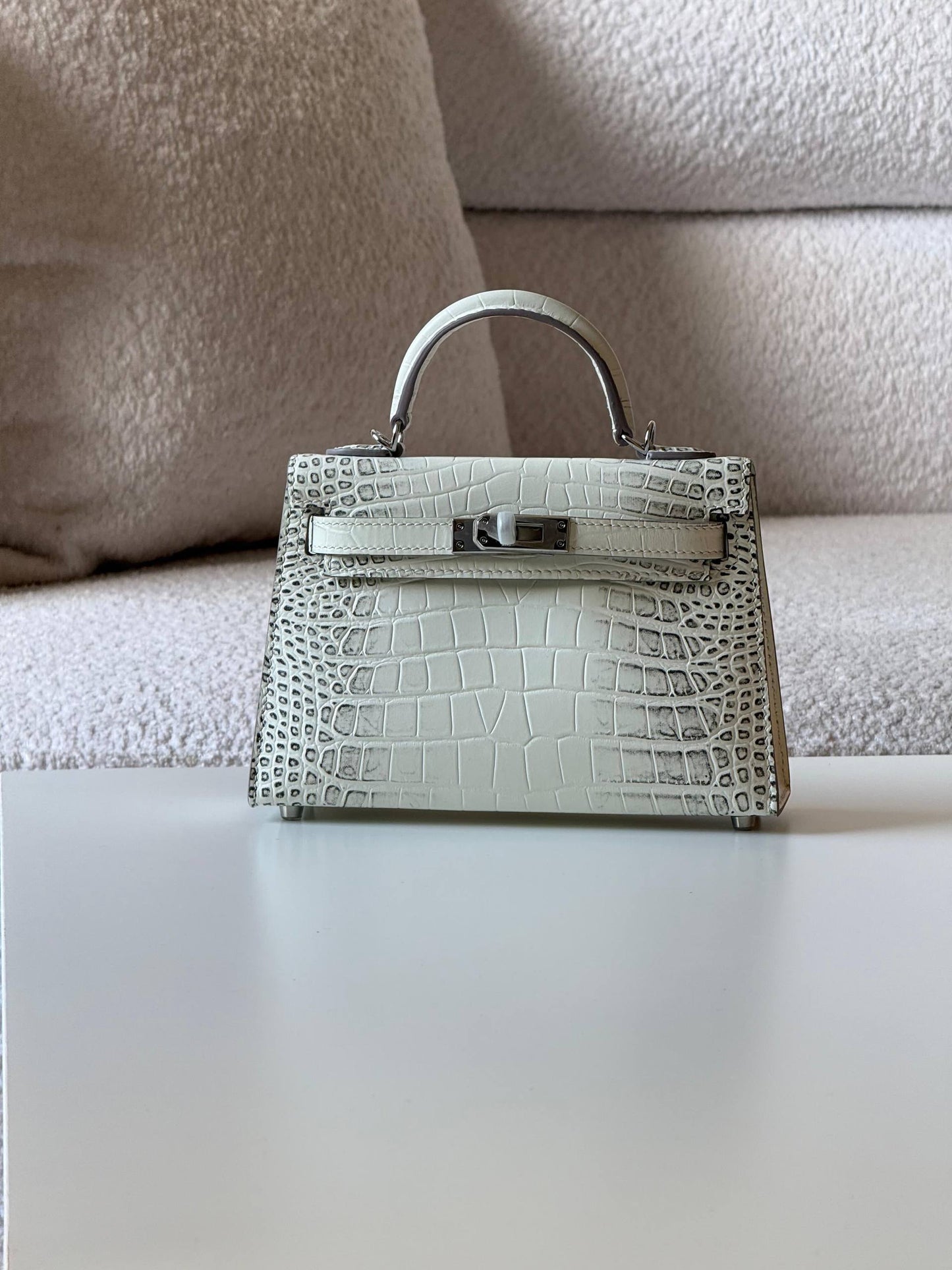 Hermes

minikelly 19cm💕

master quality😍

with box❤️
🎁🎁🎁

550 dhs❣️

Zain52
♥️♥️♥️