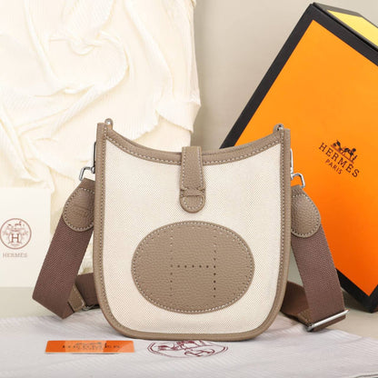 Hermes 
90 dhs🇦🇪🇦🇪 
with box

Zain235
♥️♥️♥️