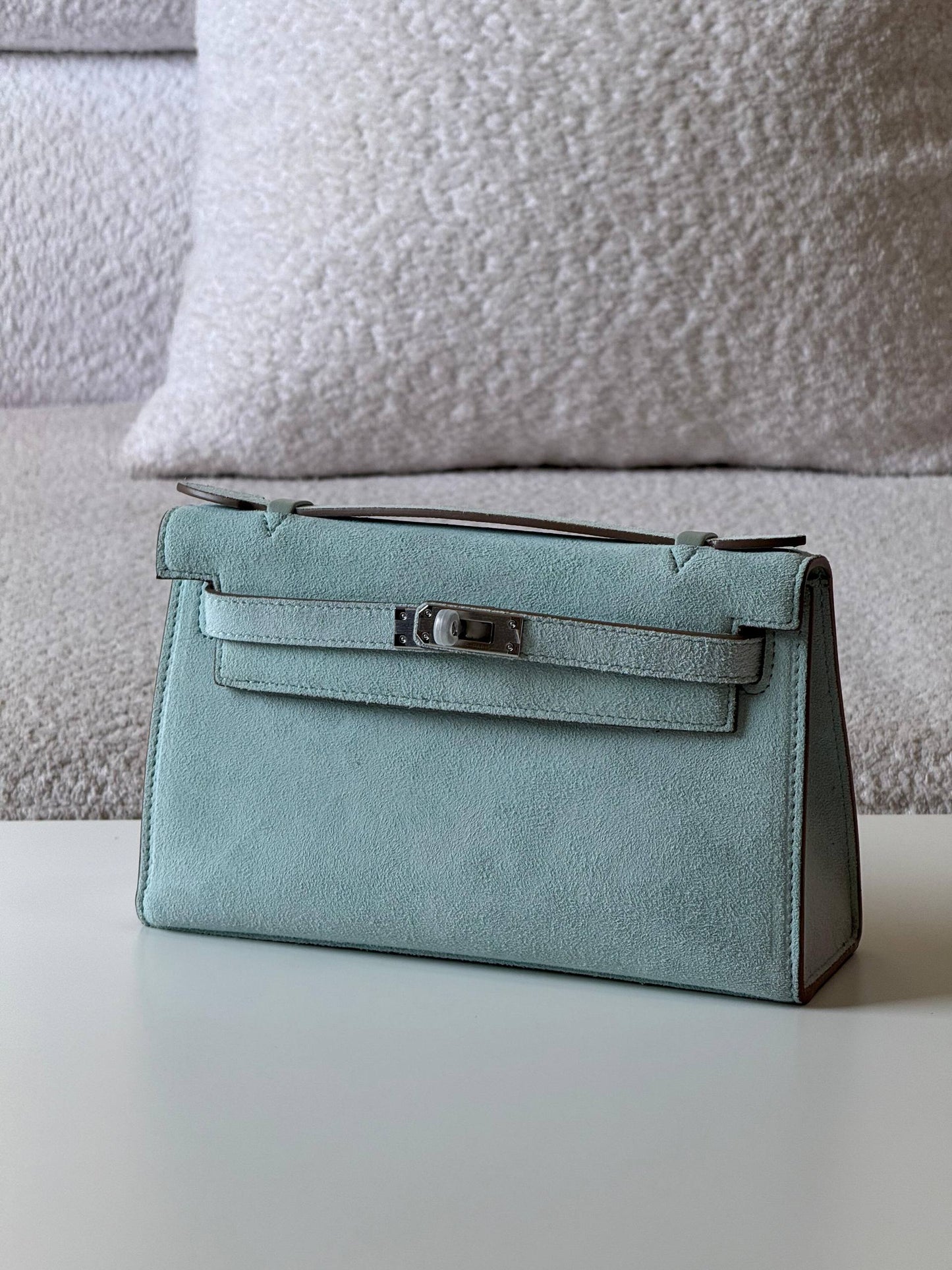 Hermes
pochette 21cm💥Master quality ✅with box📦
420 dhs❣️

Zain52
♥️♥️♥️