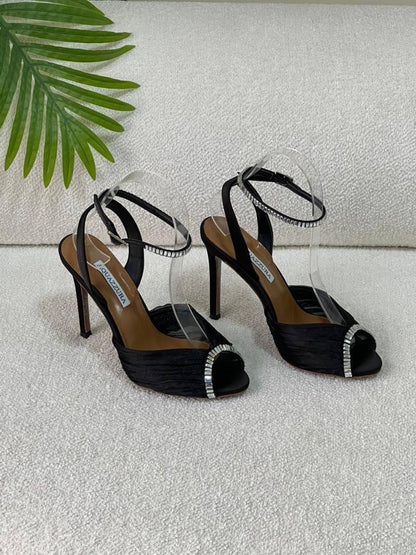 AQUAZZURA
SuperMaster Quality 💯
450 dhs🪙🌨️
Size: 36-41💥

Zain171
♥️♥️♥️