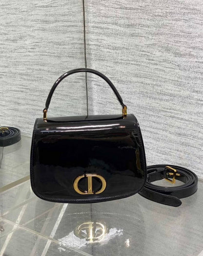Valentino
80 dhs🪙💕 

with box
🎁🎁🎁

Zain38
♥️♥️♥️
