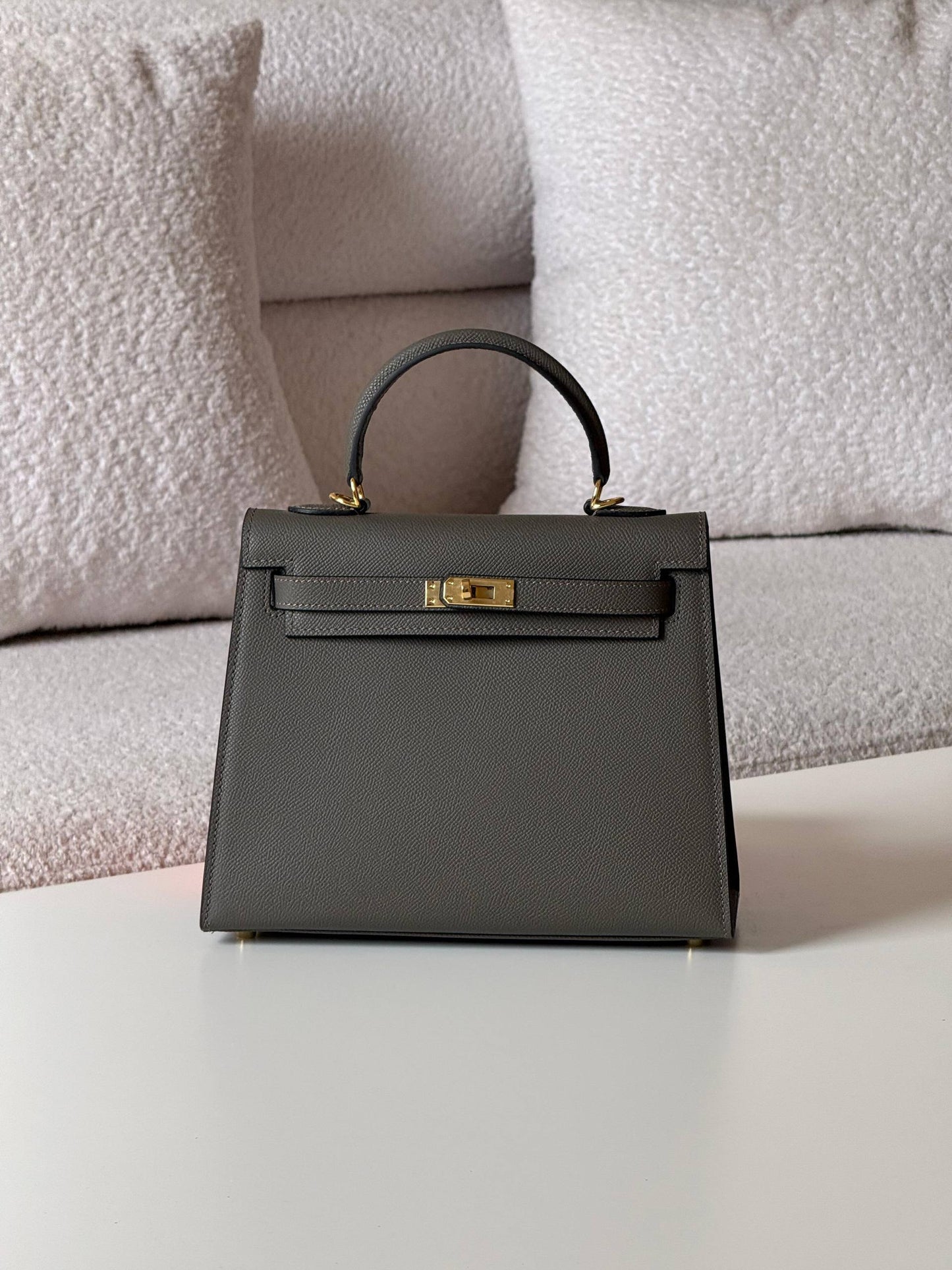 Hermes kelly 25cm💕master quality😍

with box❤️
🎁🎁🎁

380 dhs🪙🌨️

Zain52
♥️♥️♥️