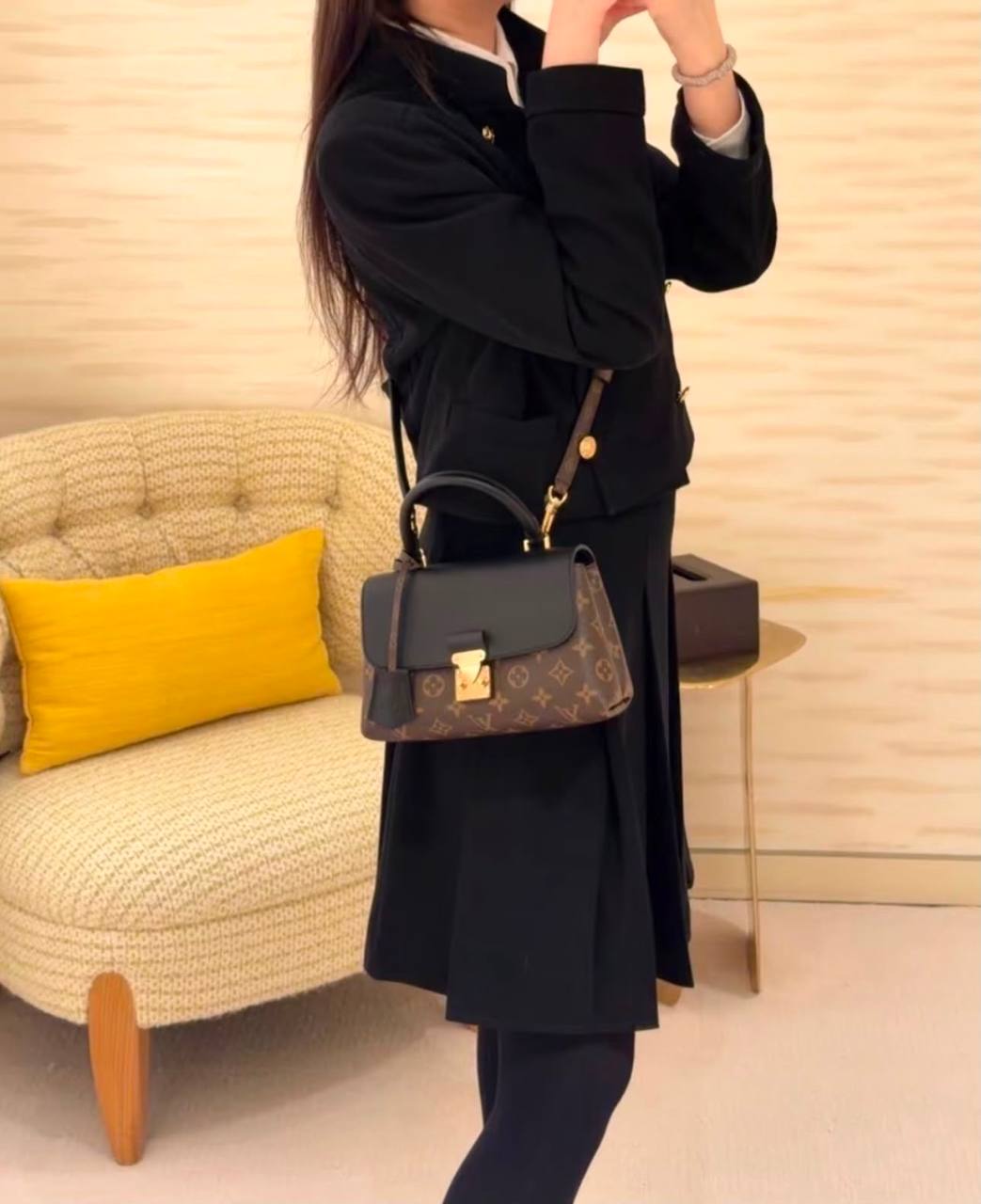 LV
GOOD QUALITY 
WITH BOX 
110 dhs🇦🇪🇦🇪

Zain295
♥️♥️♥️