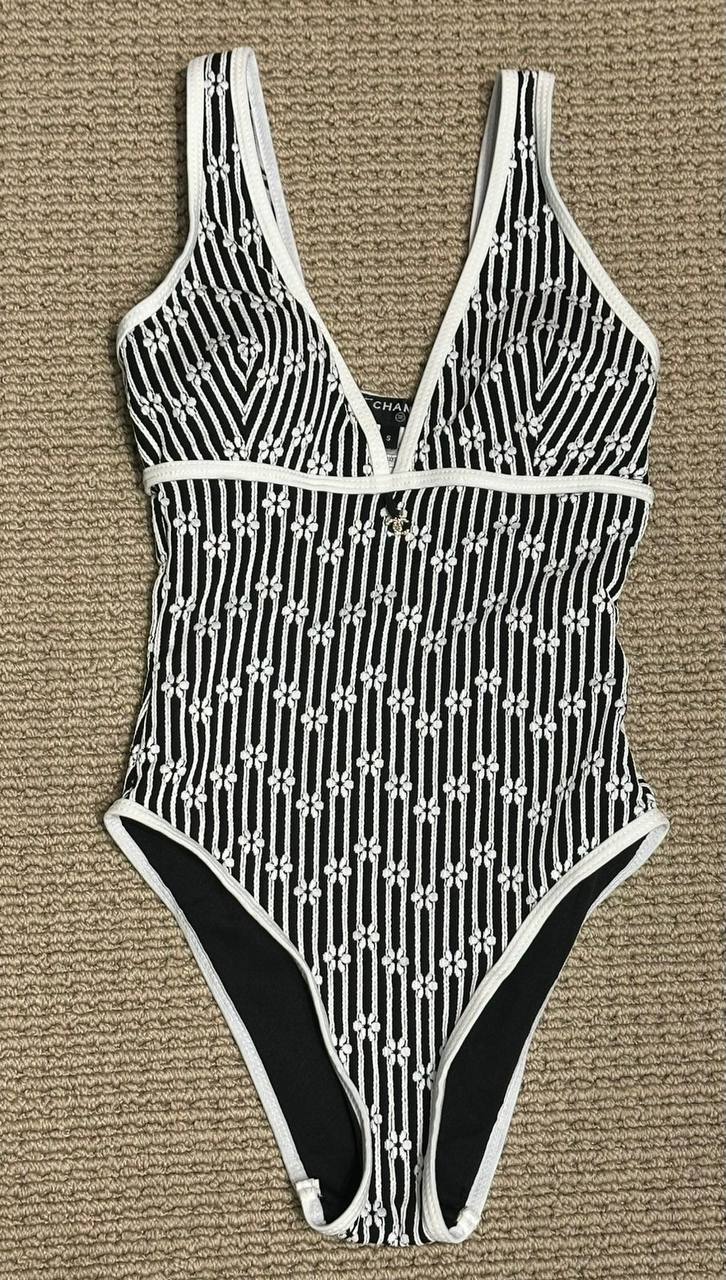 CHANEL
Women’s Swimsuit 
Master Quality 
SMLXL
280 dhs✅

Zain276
♥️♥️♥️