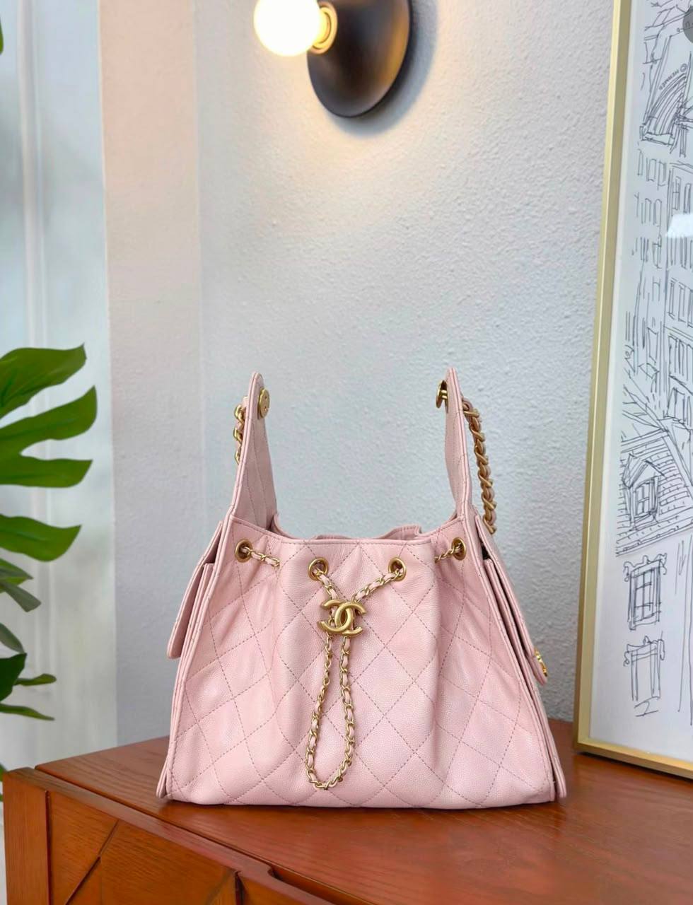 Chanel

95 dhs🇦🇪🇦🇪🇦🇪

size：22cm


Zain35
♥️♥️♥️