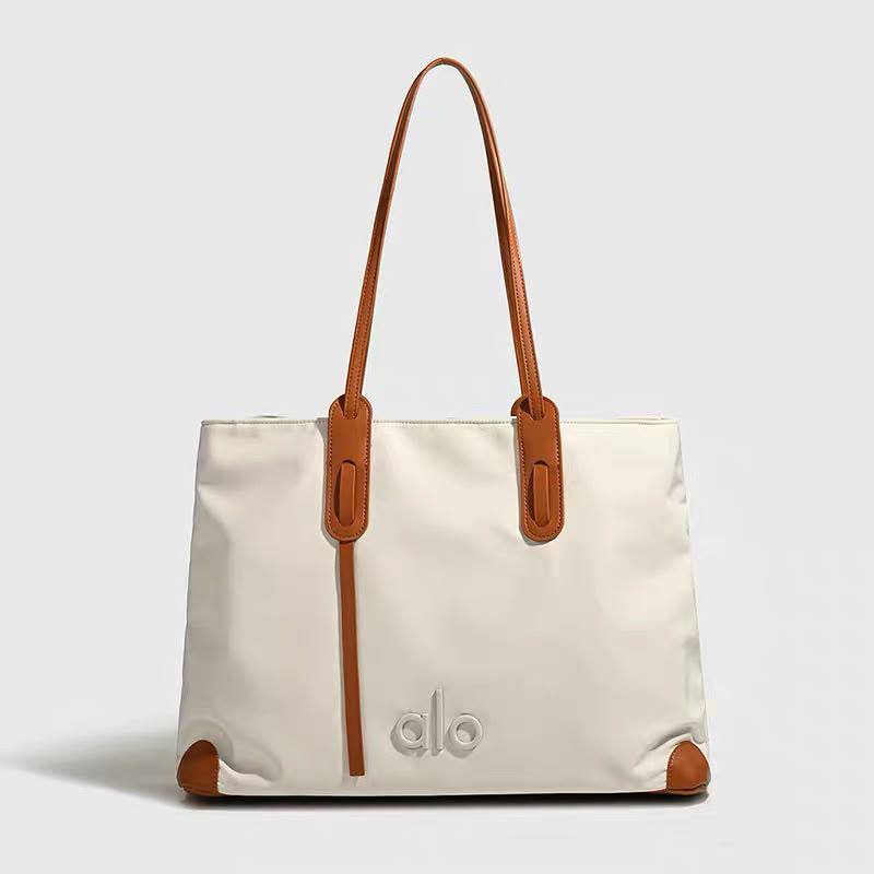 Alo
80 dhs🇦🇪🇦🇪
size 46×16×32cm

Zain42
♥️♥️♥️