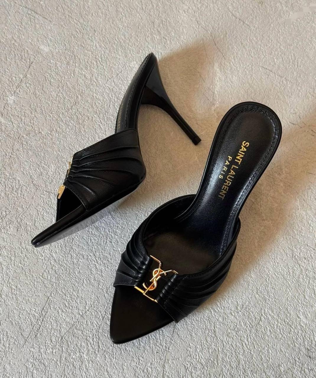 YSL
☘️ *SIZE  36  to 41 ☘️                                                                                                       
260 dhs💛

Zain224
♥️♥️♥️