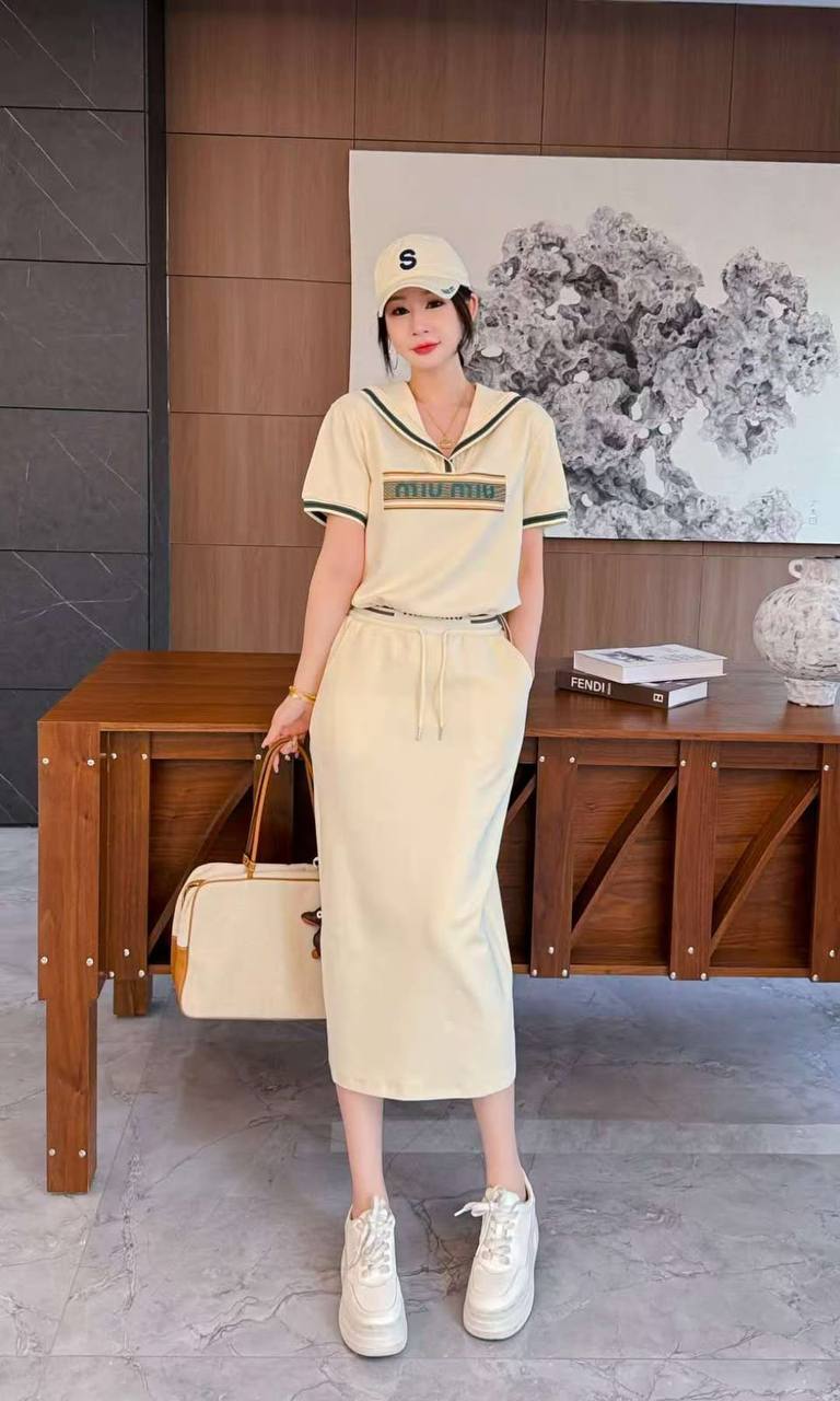 Master quality
Brand miu miu 
Size M .L.XL
120 dhs✅ offer

Zain295
♥️♥️♥️