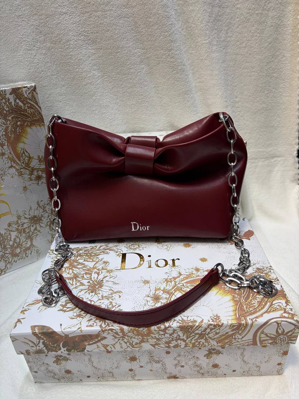 Dior 
Medium Bow Bag
95 dhs✅

Zain265
♥️♥️♥️
