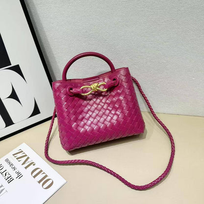 Bottega

withbox 
🎁🎁🎁
105 dhs🪙💕

Zain143
♥️♥️♥️
