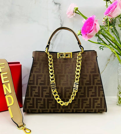 FENDI 
COPY ONE NEW CAME 
170 dhs💓

Zain39
♥️♥️♥️