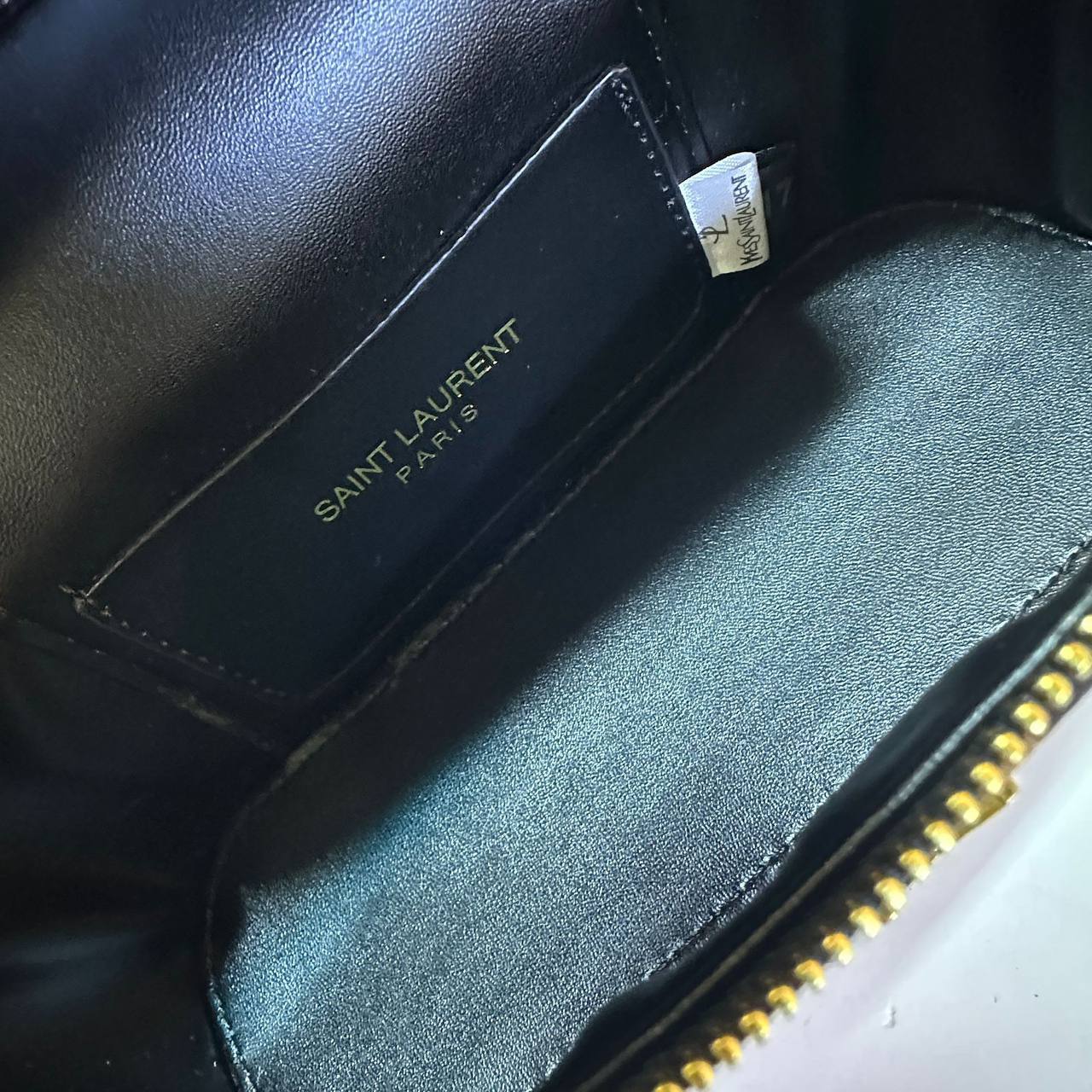 YSL 
COPY ONE 

WITH BOX 🎁🎁🎁

130 dhs✅

Zain39
♥️♥️♥️