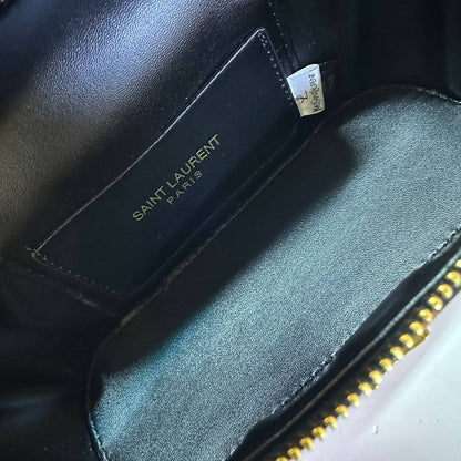 YSL 
COPY ONE 

WITH BOX 🎁🎁🎁

130 dhs✅

Zain39
♥️♥️♥️