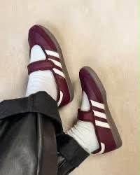 Adidas Samba Jane burgundy 
New Arrivals 🤩
36-41 AVAILABLE 😇
190 dhs🇦🇪🇦🇪

Zain242
♥️♥️♥️