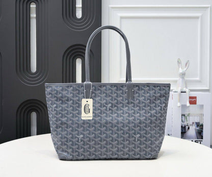 Goyard -  Master🌺
For Price 👇 WhatsApp✅
0568585901 
0507557372
0552275751 Owner Zain 👌

Zain111
♥️♥️♥️