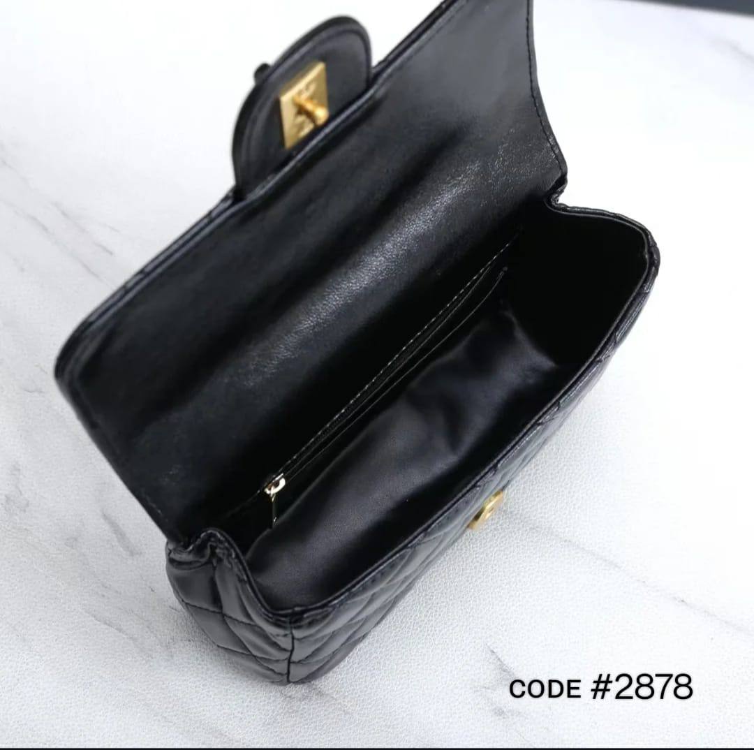 Chanel ᴛᴏᴘ ʜᴀɴᴅʟᴇ
ғᴜʟʟ ᴍᴀᴛᴛᴇ ʟᴇᴀᴛʜᴇʀ
sɪᴢᴇ : 20 cm
ᴡɪᴛʜ  BOX
🎁🎁🎁

70 dhs✅

Zain31
♥️♥️♥️