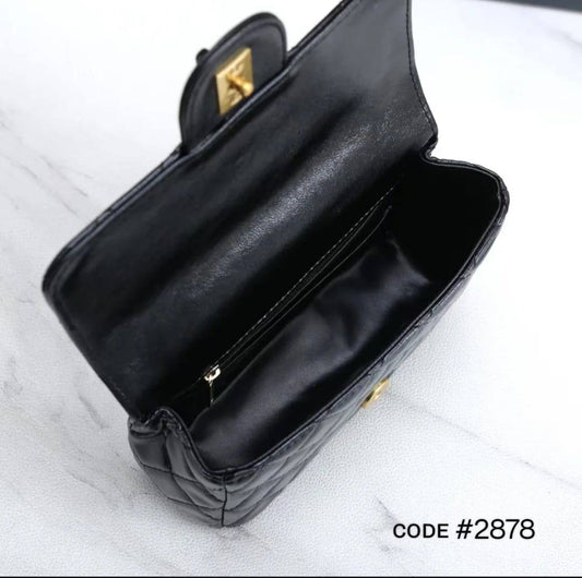 Chanel ᴛᴏᴘ ʜᴀɴᴅʟᴇ
ғᴜʟʟ ᴍᴀᴛᴛᴇ ʟᴇᴀᴛʜᴇʀ
sɪᴢᴇ : 20 cm
ᴡɪᴛʜ  BOX
🎁🎁🎁

70 dhs✅

Zain31
♥️♥️♥️