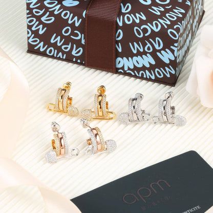 Bracelet 🌊*
Good quality 💯
With black boxes 🗃️ 
30 dhs🪙🌨️
With brand boxes 📦 
And paper bag 🛍️
35 dhs🪙🌨️

Zain216
♥️♥️♥️