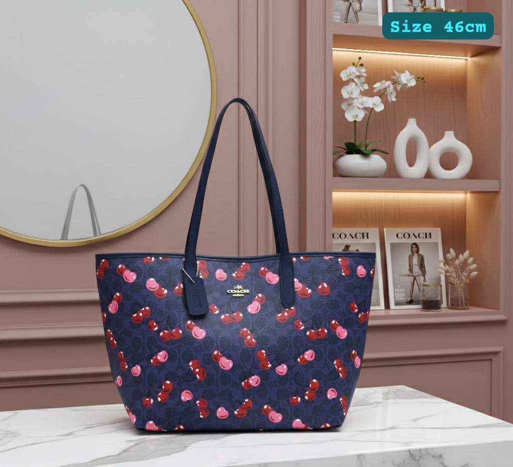 Coach
Good quality 

with box 
🎁🎁🎁

110 dhs🪙🌺

Zain186
♥️♥️