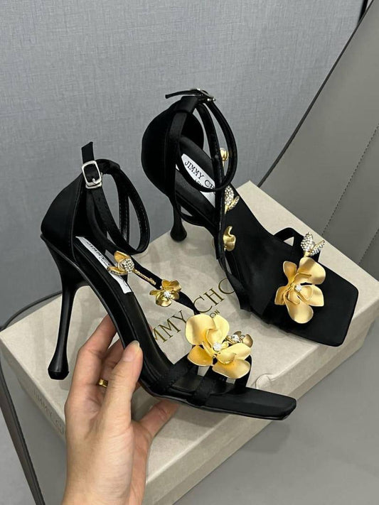 Jimmy Choo
Size 36-42 
180 dhs✅

Zain132
♥️♥️♥️