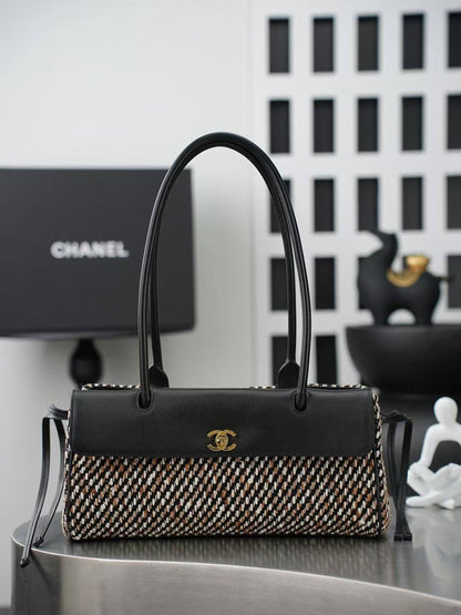 Chanel
 re stokes 

320 dhs
31cm

Zain228
♥️♥️♥️