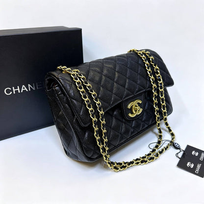 CHANEL 

NEW CAME 

GOOD QUALITY 

WITH BOX 

115 dhs🇦🇪🇦🇪

Zain39
♥️♥️♥️