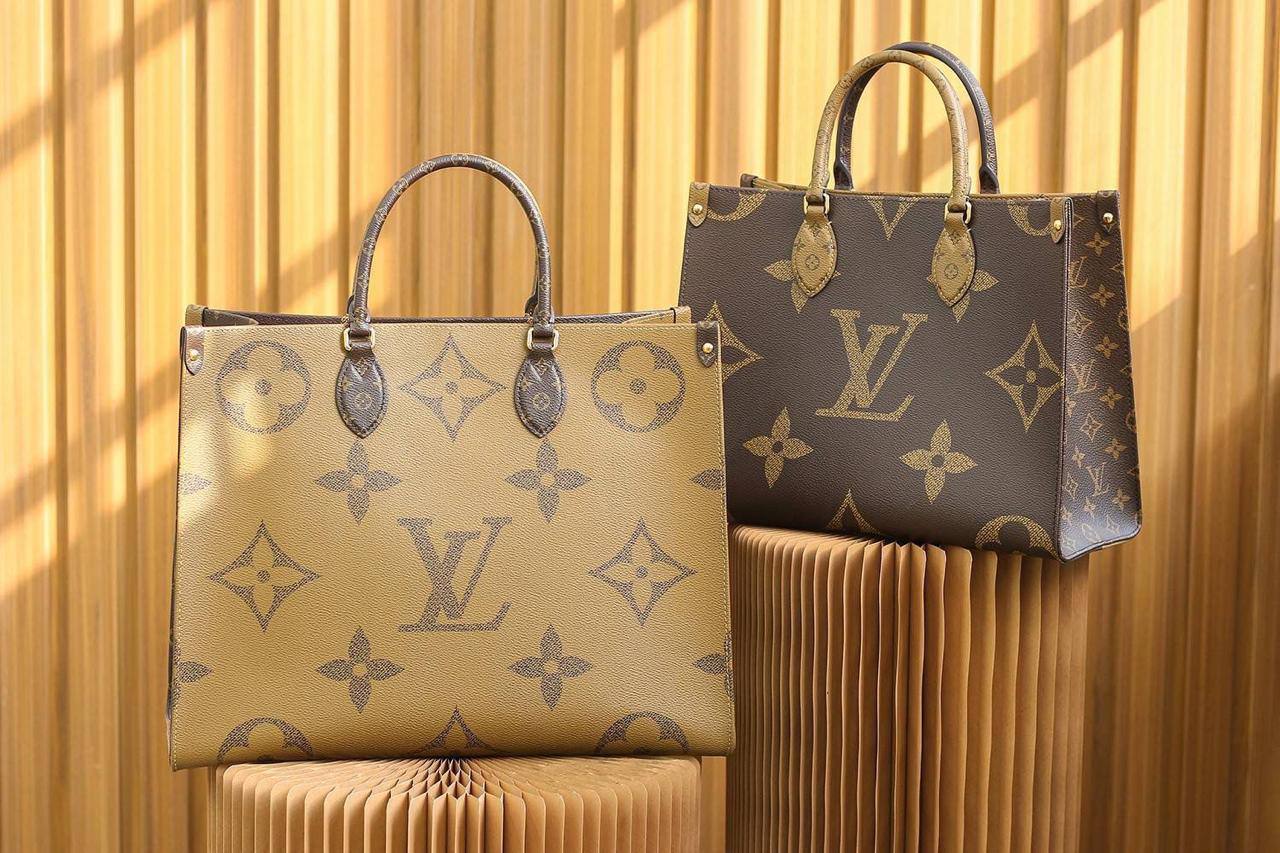 LV
95 dhs❤️   36cm
105 dhs❤️   41cm
Two size

Zain26
♥️♥️♥️