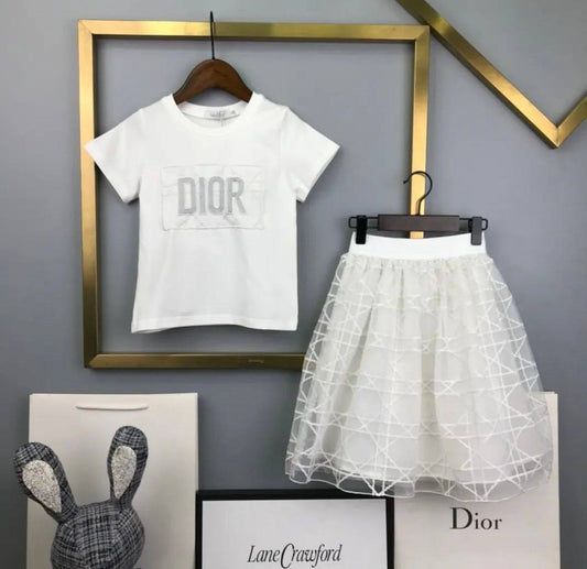 Dior
6m-12y 
130 dhs🇦🇪

Zain151
♥️♥️♥️