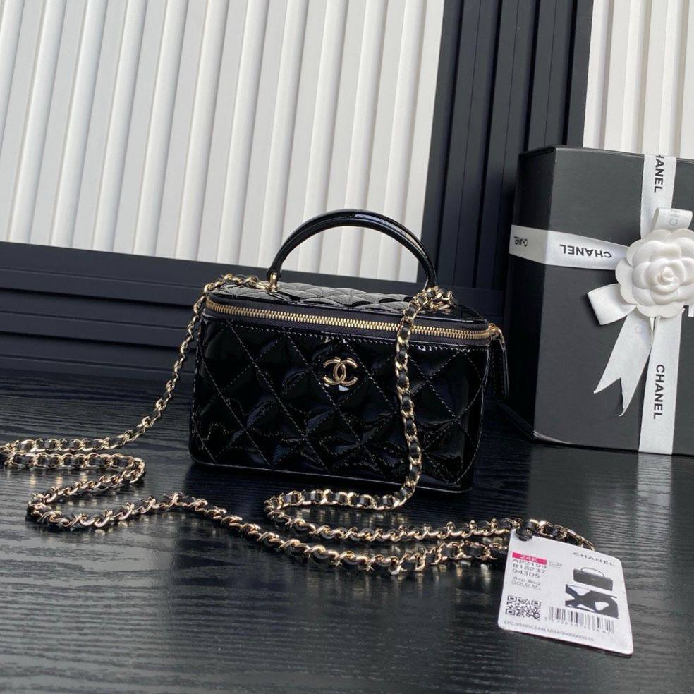 CHANEL 
 GOOD QUALITY 

WITH BOX 
🎁🎁🎁

100 dhs✅

Zain39
♥️♥️♥️