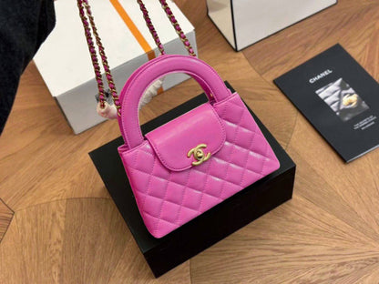 Chanel
with box
🎁🎁🎁

95 dhs❣️

Zain46
♥️♥️♥️