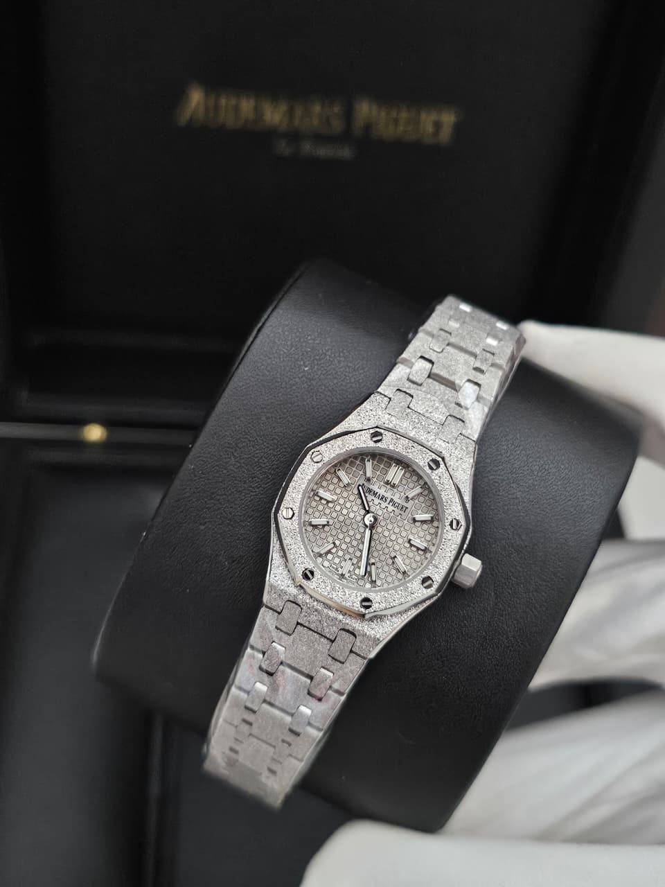 AUD
japan movement 🇯🇵
Water Resistant 💧
Sapphire Crystal 
Super Master Quality 
With box 📦🛍️
For Price 👇 WhatsApp✅
0568585901 
0507557372
0552275751 Owner Zain 👌

Zain282
♥️♥️♥️