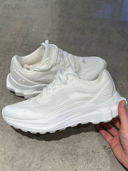ALO RUNNER ‘White’🤍
36-45 AVAILABLE 
180 dhs🪙🌨️

Zain242
♥️♥️♥️
