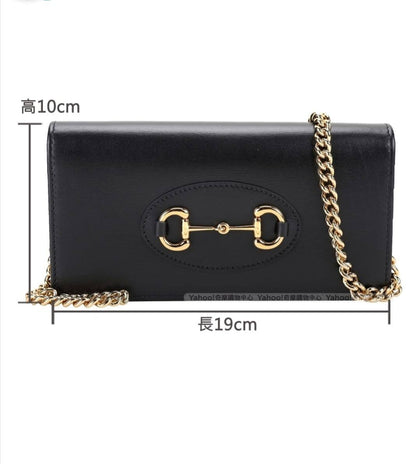 Gucci

65 dhs✅

with box
🎁🎁🎁

size 20cm

Zain26
♥️♥️♥️