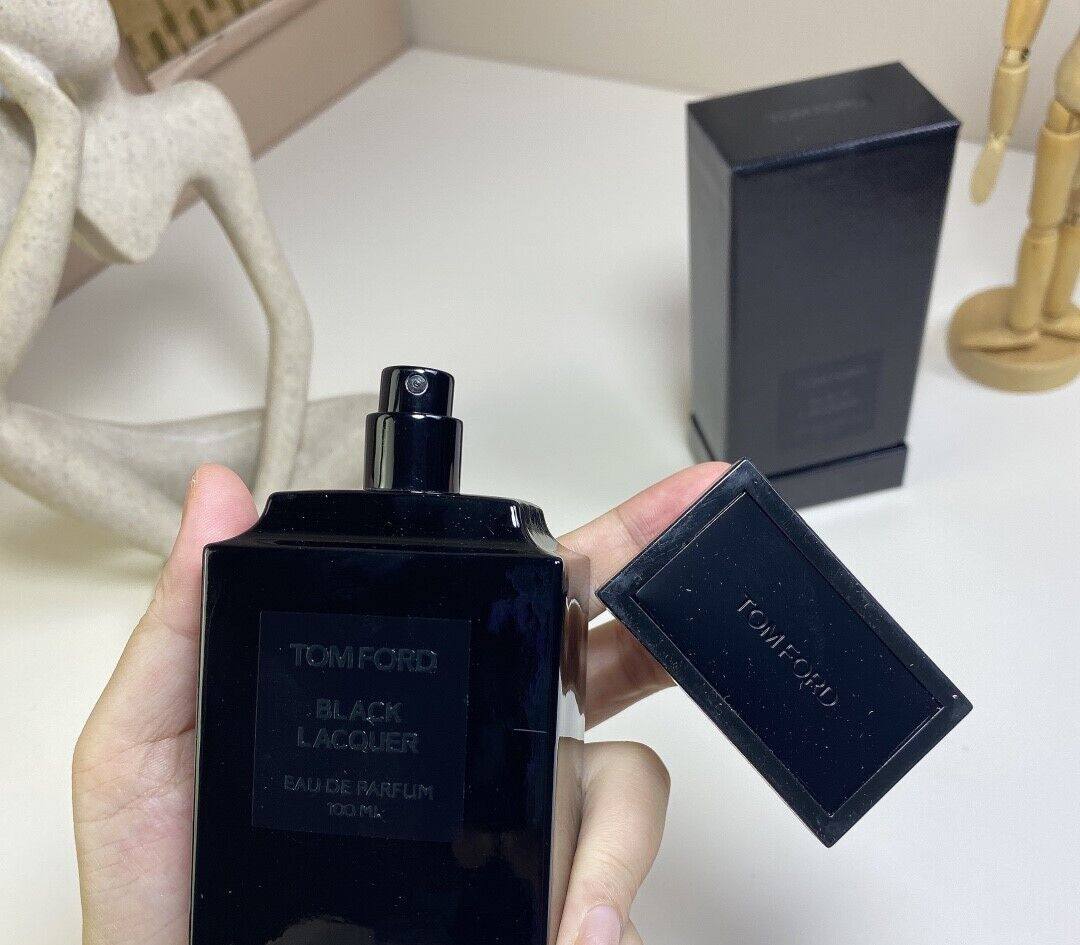 TOM FORD 
45 dhs🪙🌨️

Zain01
🌸🌸🌸