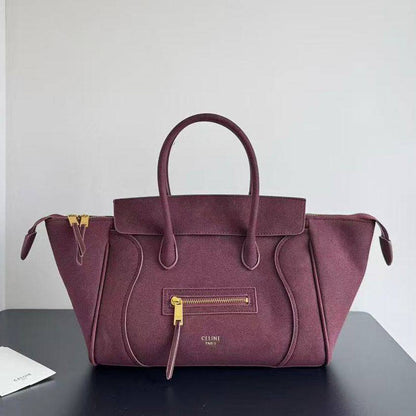 CELINE 
HIGH QUALITY NEW CAME 
135 dhs❤️

Zain39
♥️♥️♥️